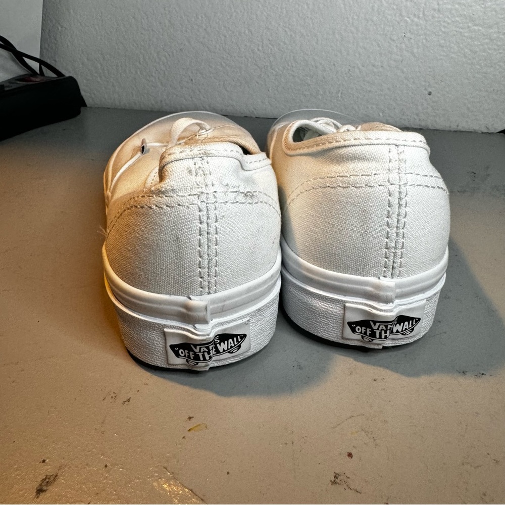 Vans - Picture 4 of 6